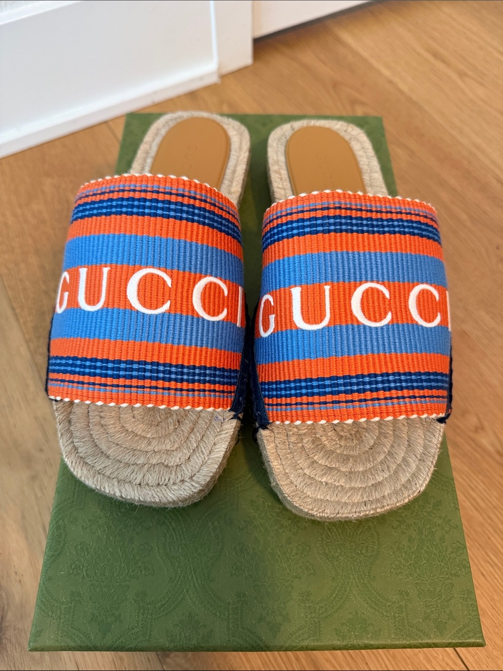 Gucci Slides - Picture 1 of 4